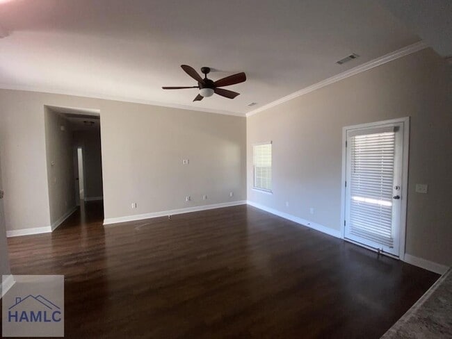 Building Photo - 729 Burke Dr