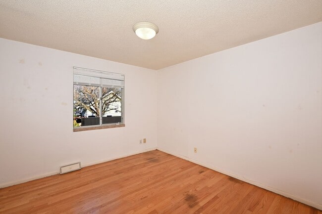 Building Photo - Mcgraw Triplex