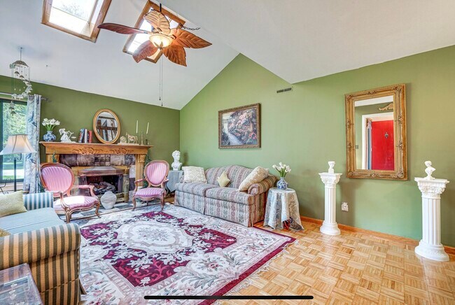 Primary Photo - 35 Snowberry Rd