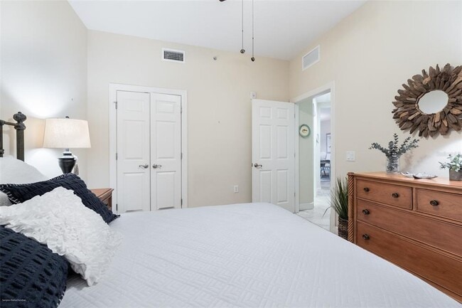 Building Photo - 10521 Amberjack Way