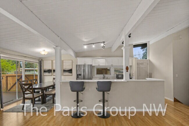 Building Photo - Fantastic Modernized Bridle Trails Mid Century Home * Central A/C, EV Charger, Exceptional Outdoo...