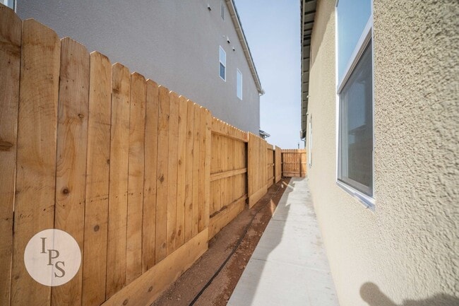 Building Photo - Riverstone Madera Home, 2BR/2BA – Numerous HOA Amenities!