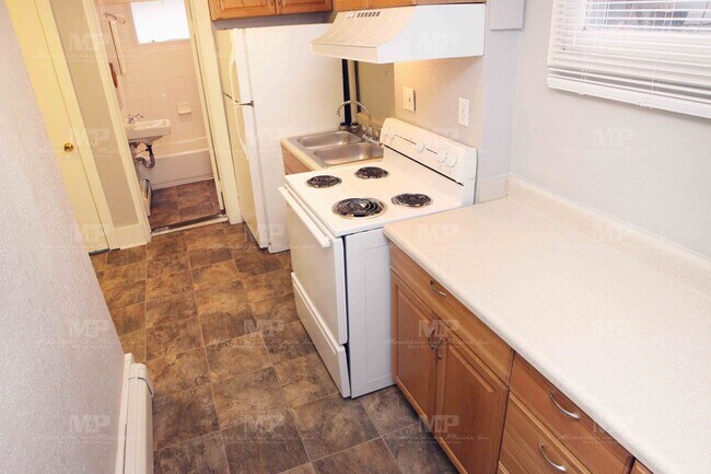 Building Photo - 216 E Myrtle St