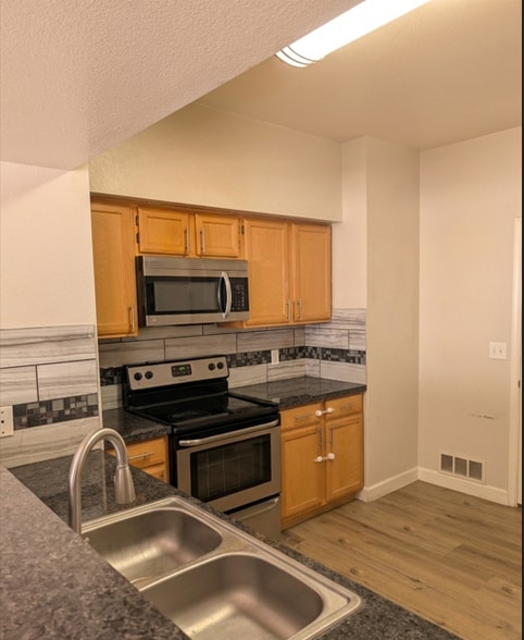 Building Photo - 45 Maleena Mesa St