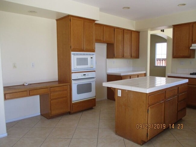 Building Photo - 31419 Orchard Ln