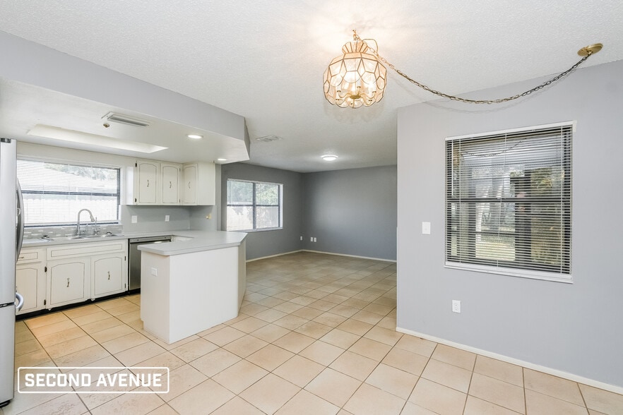 Building Photo - 7231 Box Elder DR