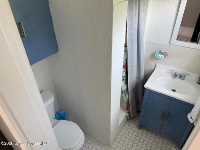 Building Photo - 2179 Pineapple Ave