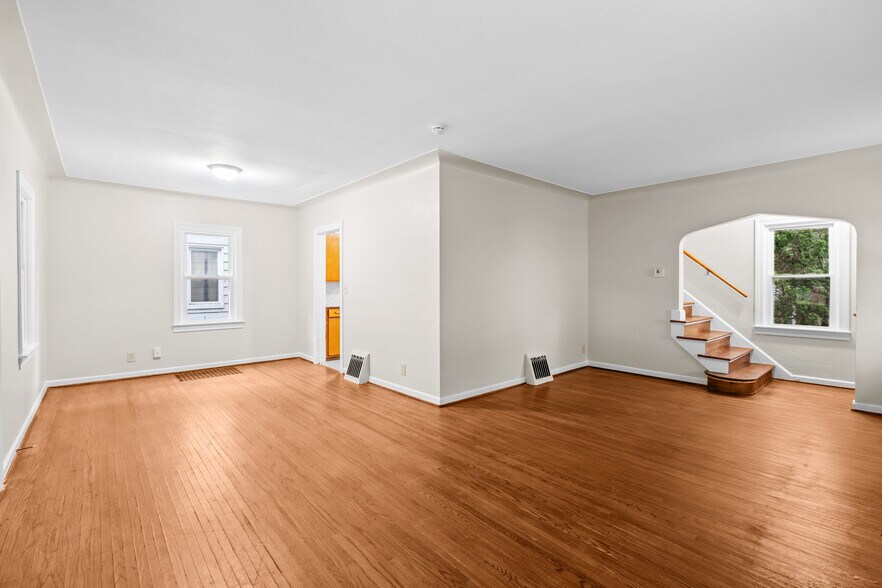 Building Photo - 757 Durango Dr