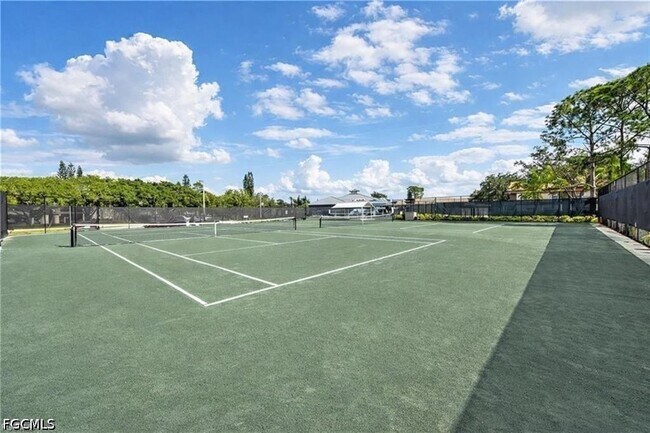 Building Photo - 5665 Trailwinds Dr