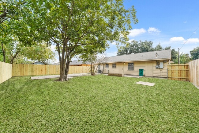 Building Photo - 3301 Earl St