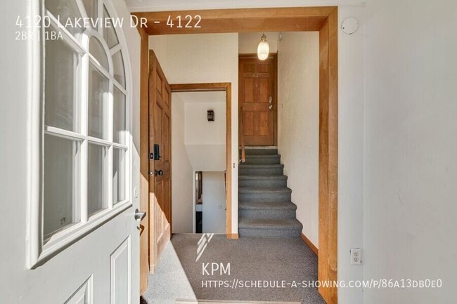 Building Photo - 4120 Lakeview Dr