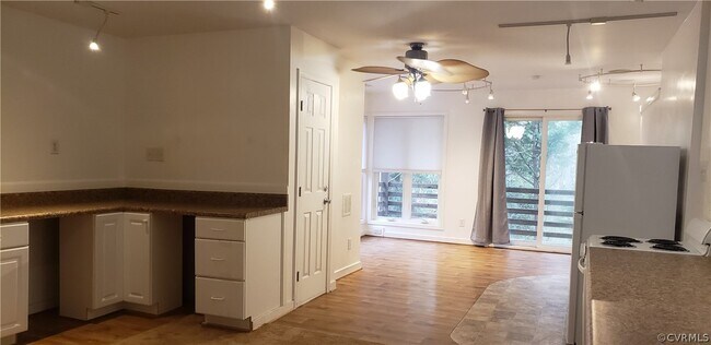 Building Photo - 10001 Redbridge Rd