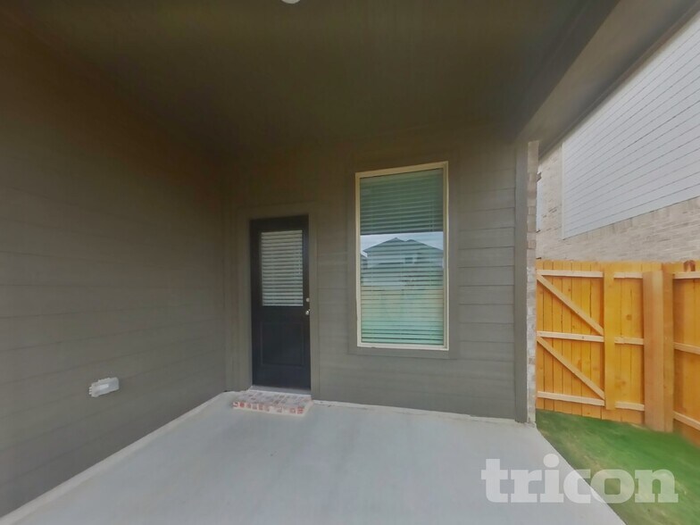 Building Photo - 10113 Regal Bnd Ln