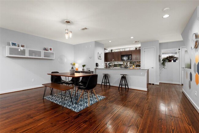 Building Photo - 3044 Commerce St