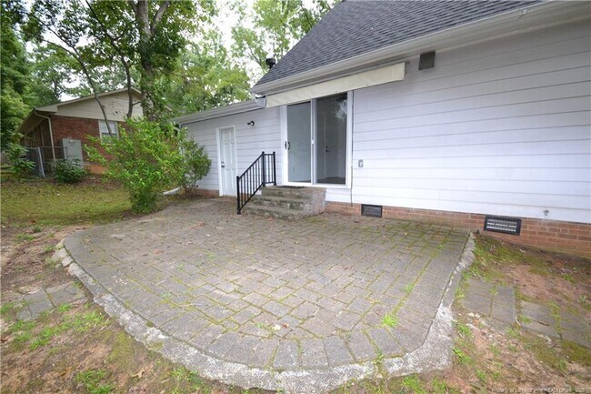 Building Photo - 1436 Lake Pine Dr