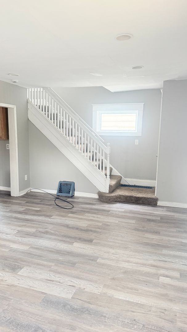 Building Photo - Large 3 bedroom Single Family Home READY NOW