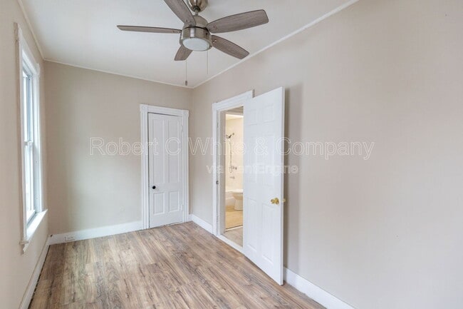 Building Photo - 314 Norwich Ave