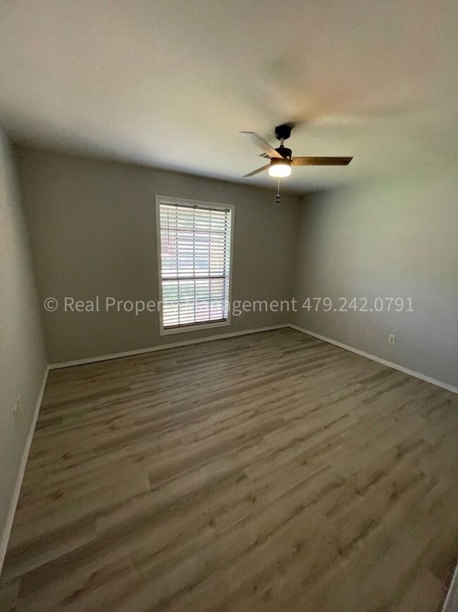 Building Photo - 8801 Meandering Way