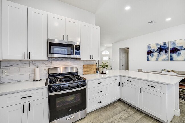 Building Photo - 12158 Bowsman Dr