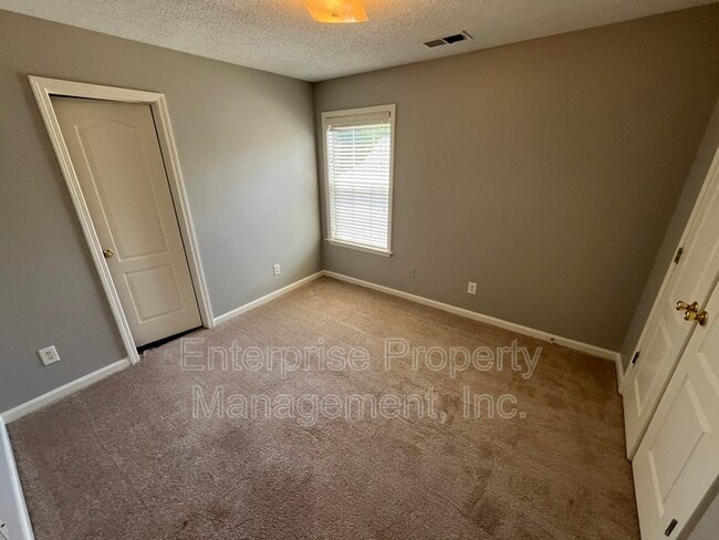 Building Photo - 9125 Cinderhill Cove E
