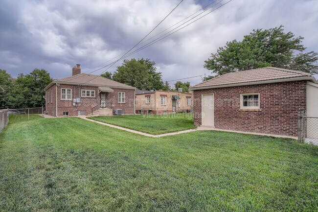 Building Photo - 384 N Ogden St