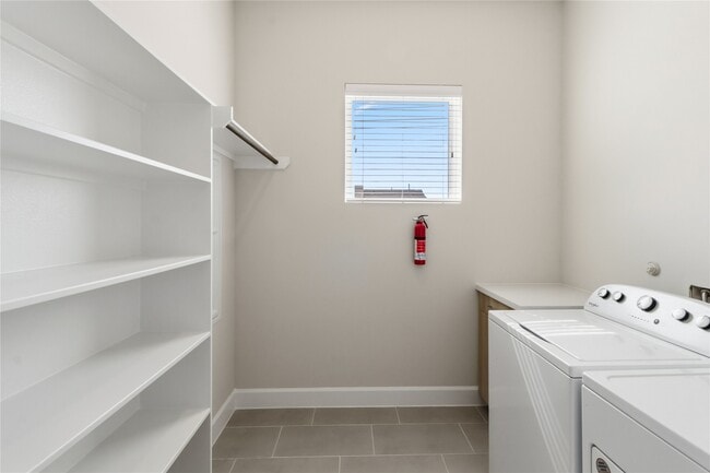 Building Photo - 1509 Elgin St