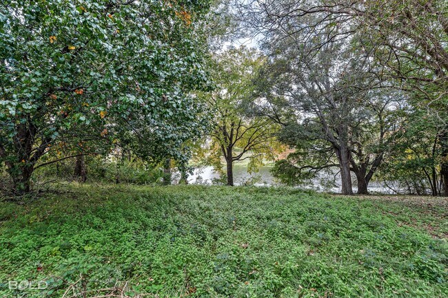 Building Photo - Home For Rent!