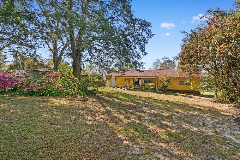 Building Photo - 202 Peartree Cir
