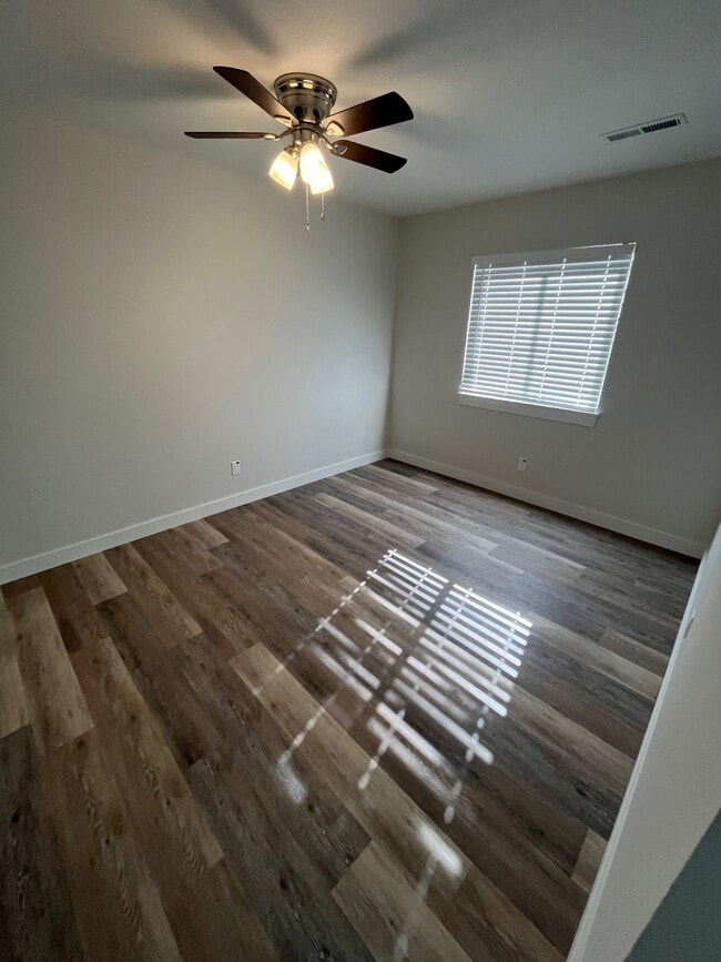 Building Photo - 2726 Center St