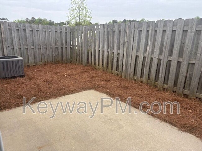 Building Photo - 103 Ginkgo Ln