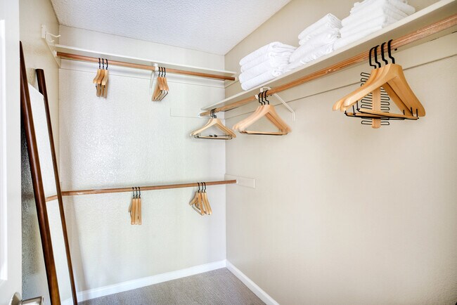 Building Photo - 131 Saratoga Ave