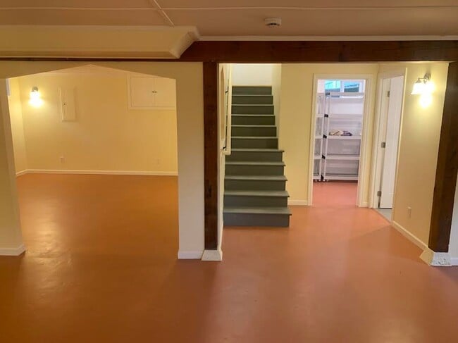 Building Photo - Impecable Remodel of Historic Eastmoreland Gem