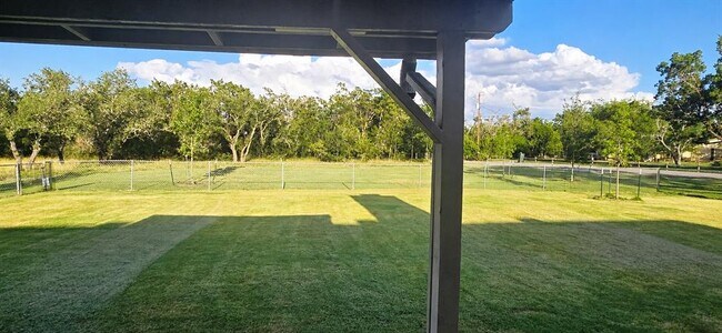 Building Photo - 301 Retha Dr