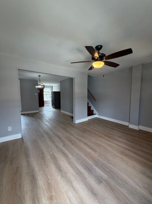 Building Photo - 152 Fern St