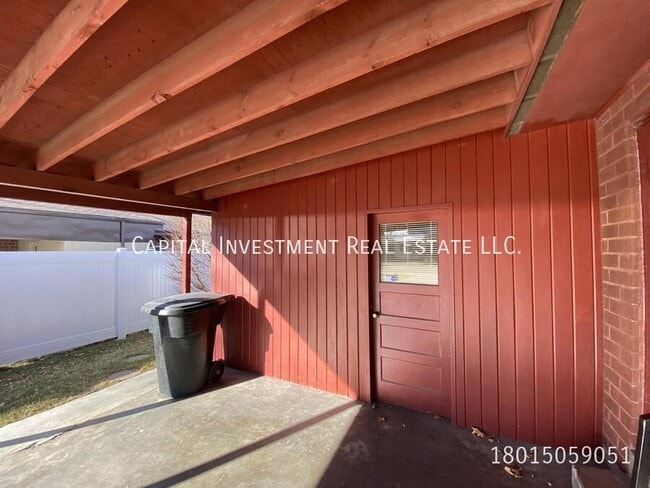 Building Photo - 1455 E 4230 S