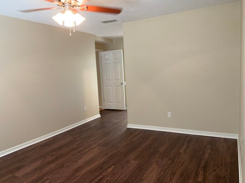 Building Photo - 209 Stellar Ct