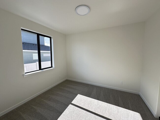 Building Photo - Brand New 3-Bed, 2-Bath Home for Lease – 1,877 sq ft in South Richland