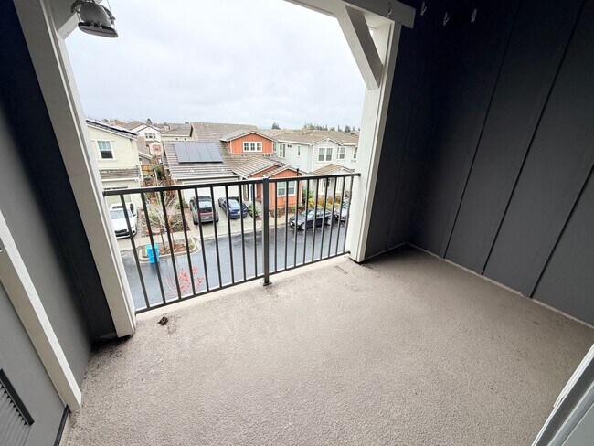 Building Photo - Updated 3rd-Floor Brody Ranch Home with Garage