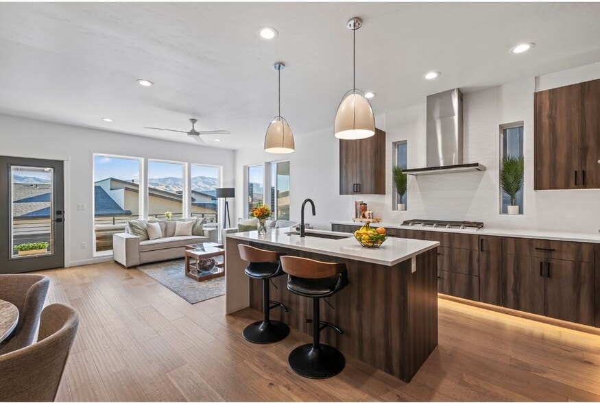 Building Photo - 1251 E Echelon Rdg Ln