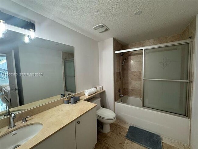 Building Photo - 170 SE 14th St