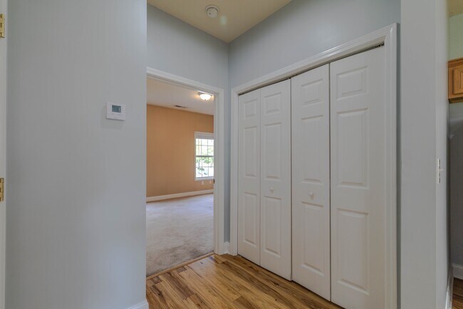 Building Photo - 121 Hatleyberry St