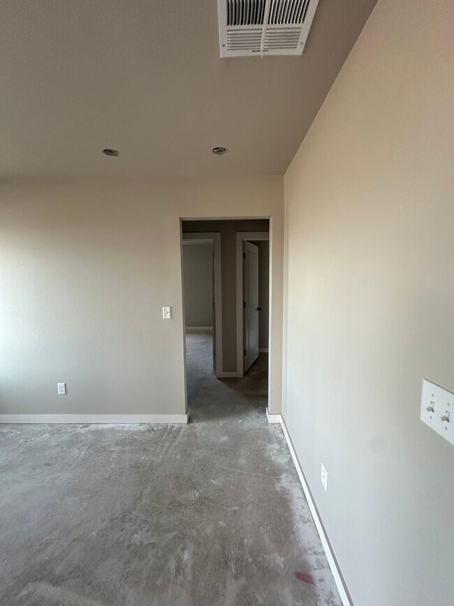 Building Photo - Modern Living Starts Here — Pre-Leasing at Hampton Hills!