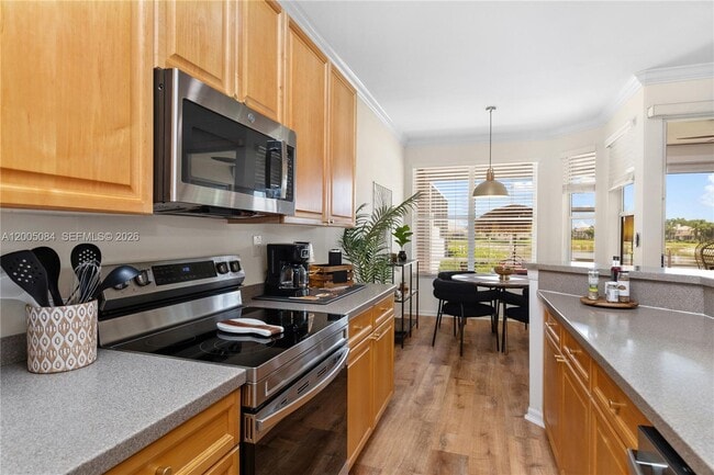 Building Photo - 1896 Crestview Way