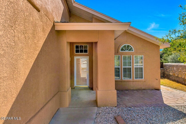 Building Photo - 10917 Loma Alta Pl