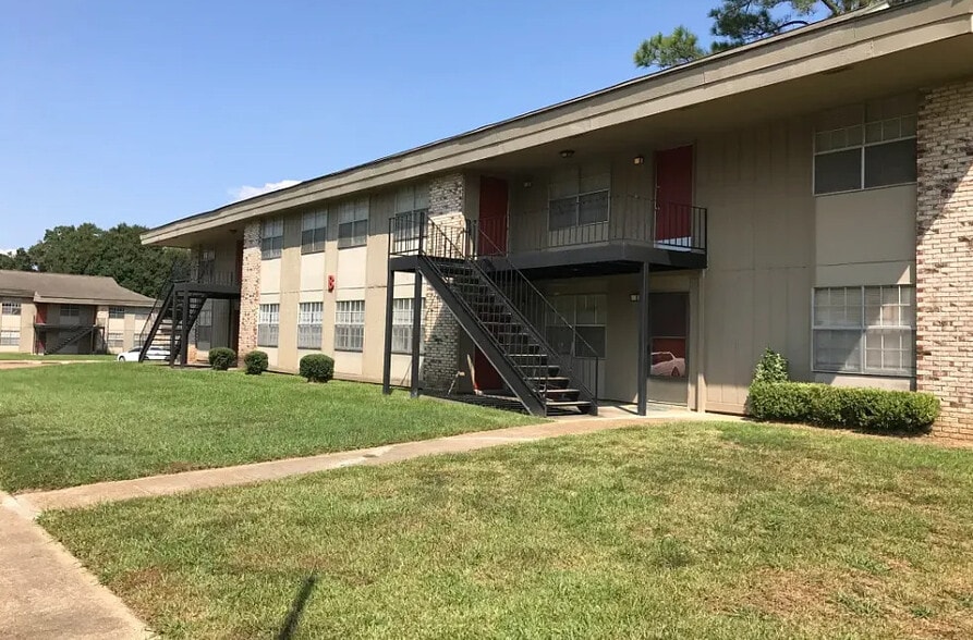 Building Photo - Riverbreeze Manor Apartments