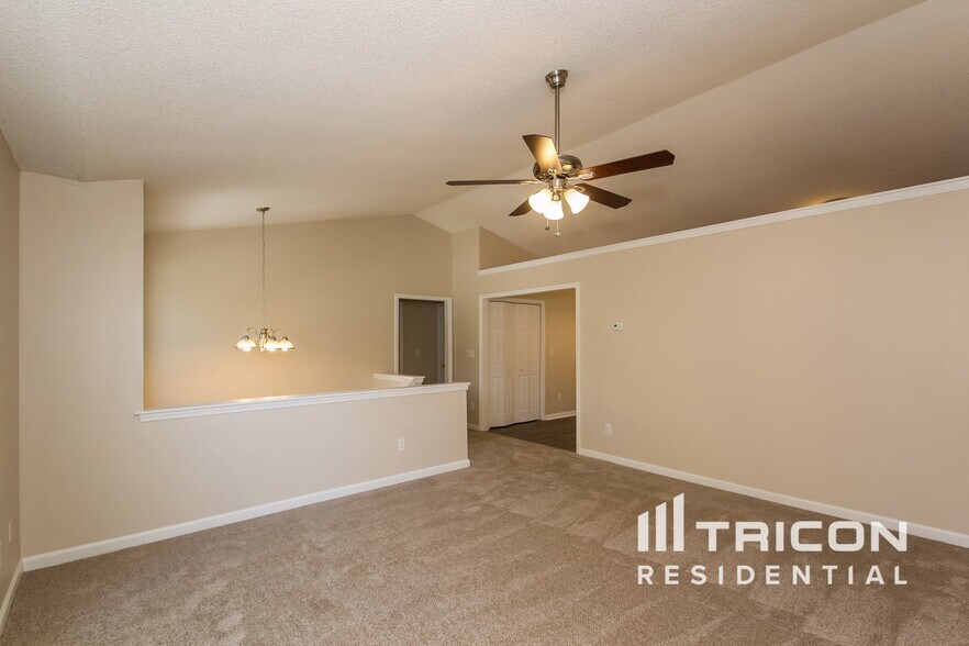 Building Photo - 271 Carthage Blvd