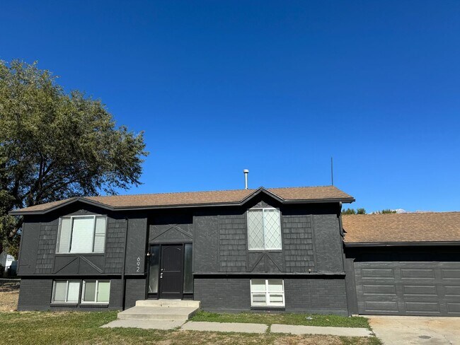 Building Photo - 692 W 1400 S