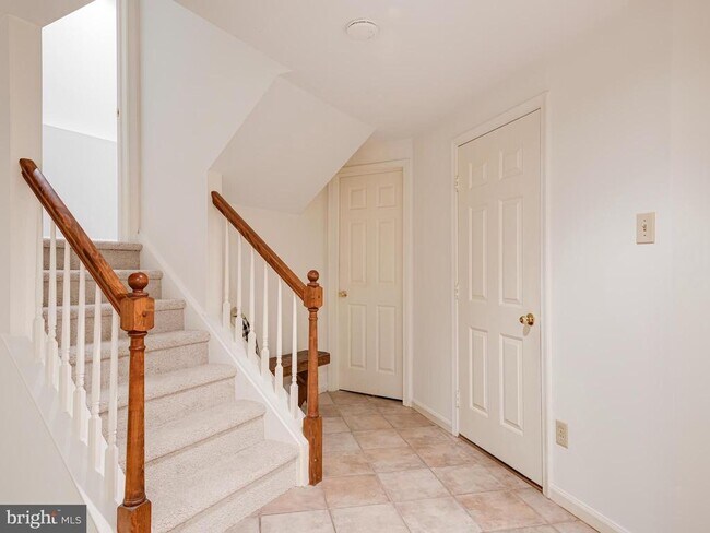 Building Photo - 913 Harbour Ridge Ln