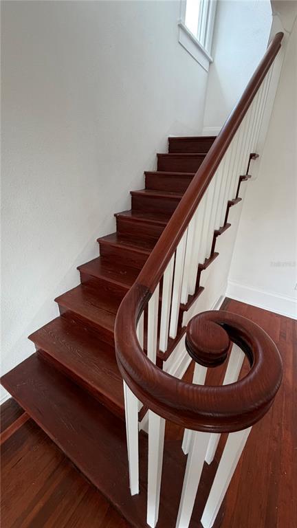 Building Photo - 517 Peninsular Dr