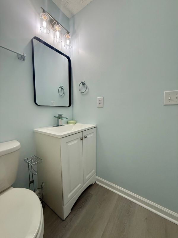 Building Photo - 5075 Forest Downs Ln